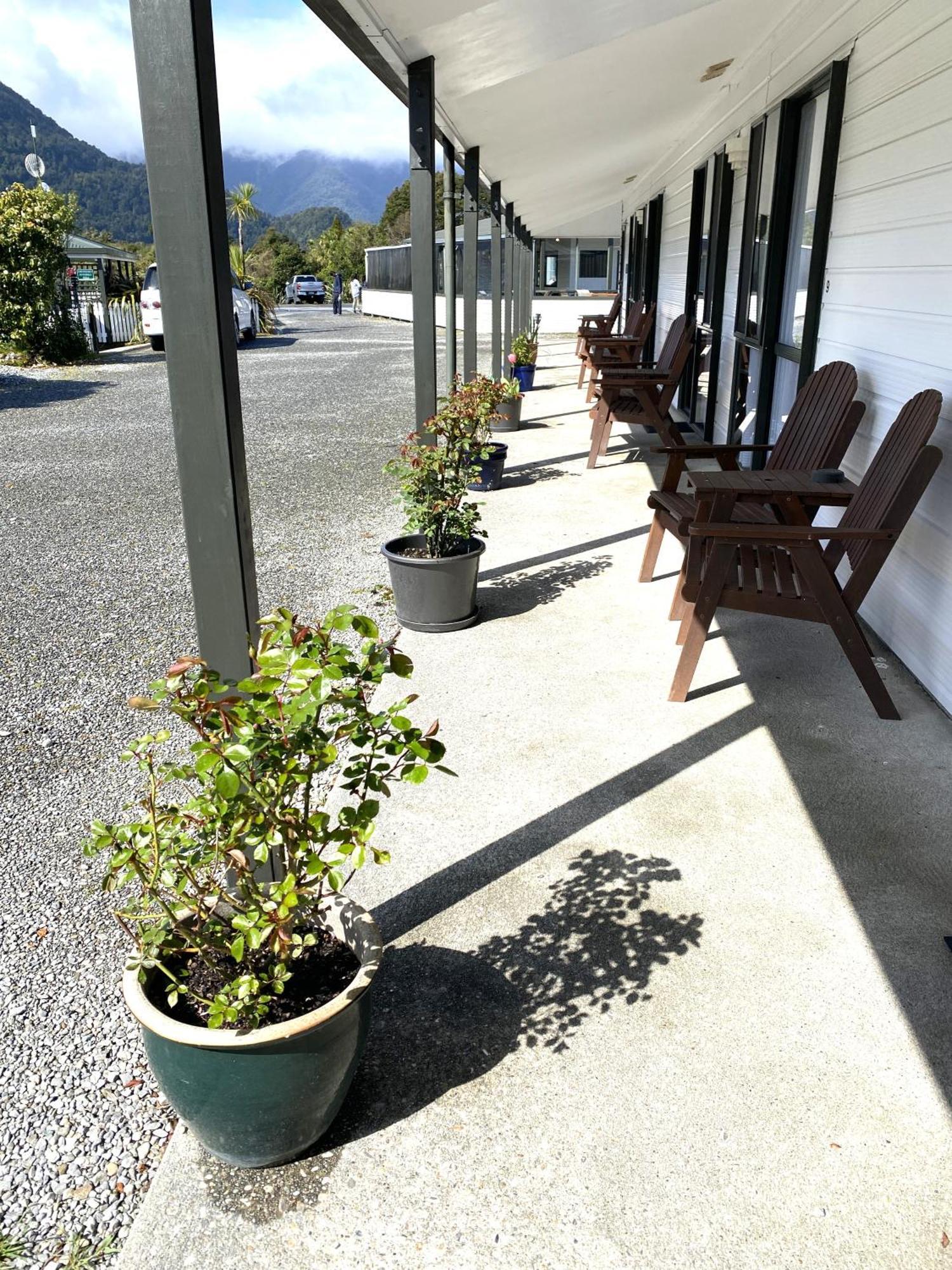 Heritage Park Lodge Haast Extérieur photo