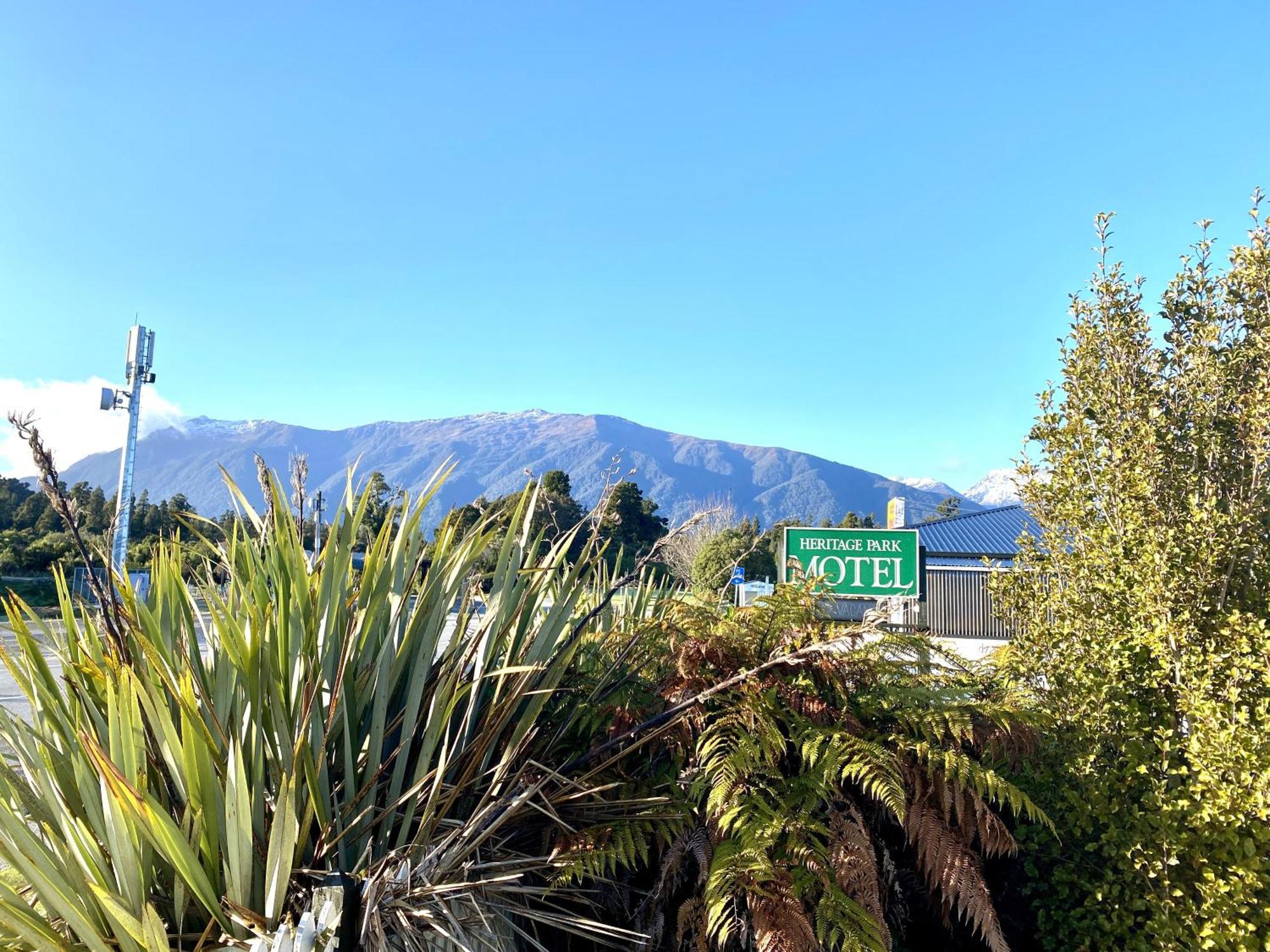 Heritage Park Lodge Haast Extérieur photo