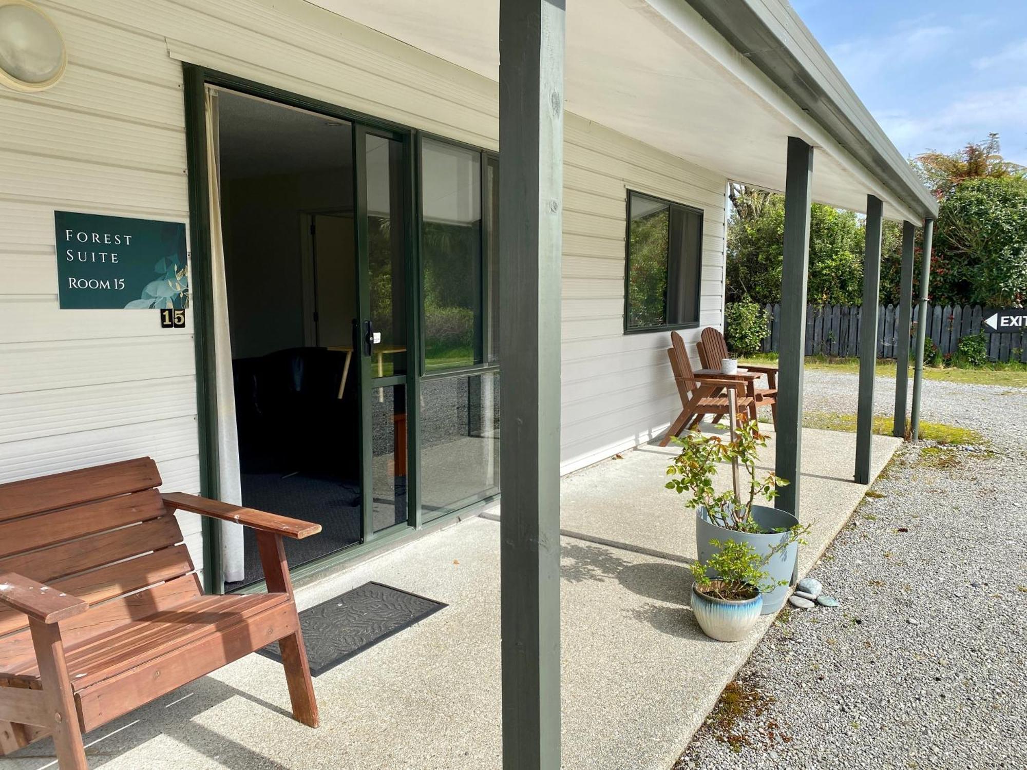 Heritage Park Lodge Haast Extérieur photo