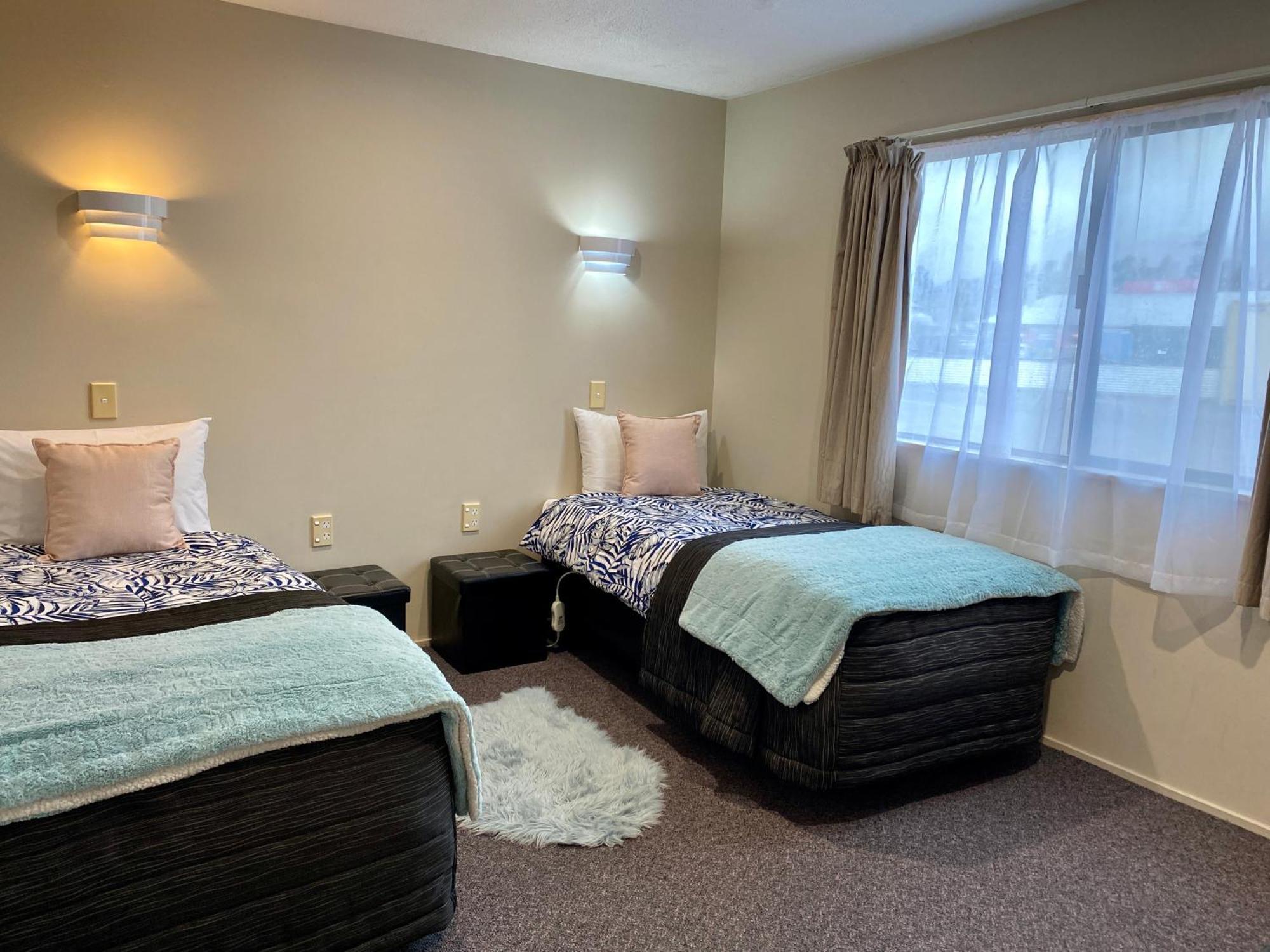 Heritage Park Lodge Haast Extérieur photo