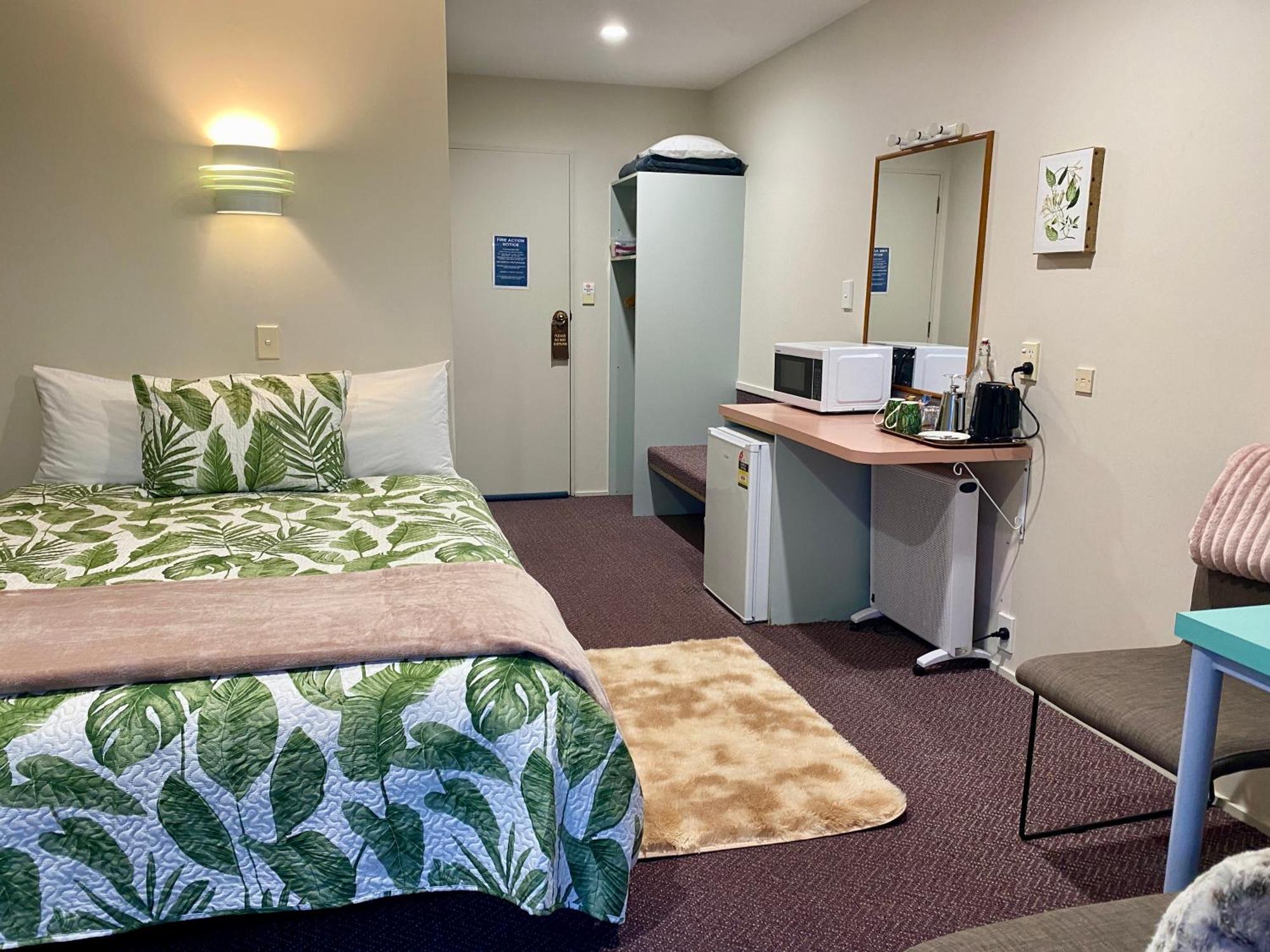 Heritage Park Lodge Haast Extérieur photo