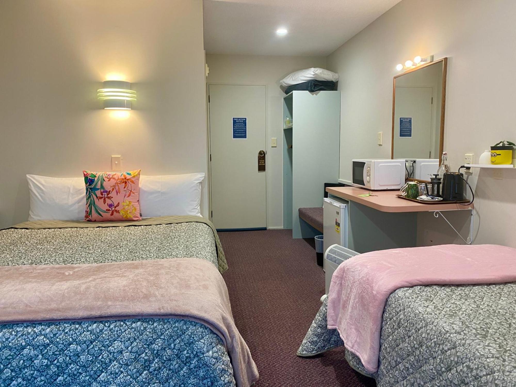 Heritage Park Lodge Haast Extérieur photo