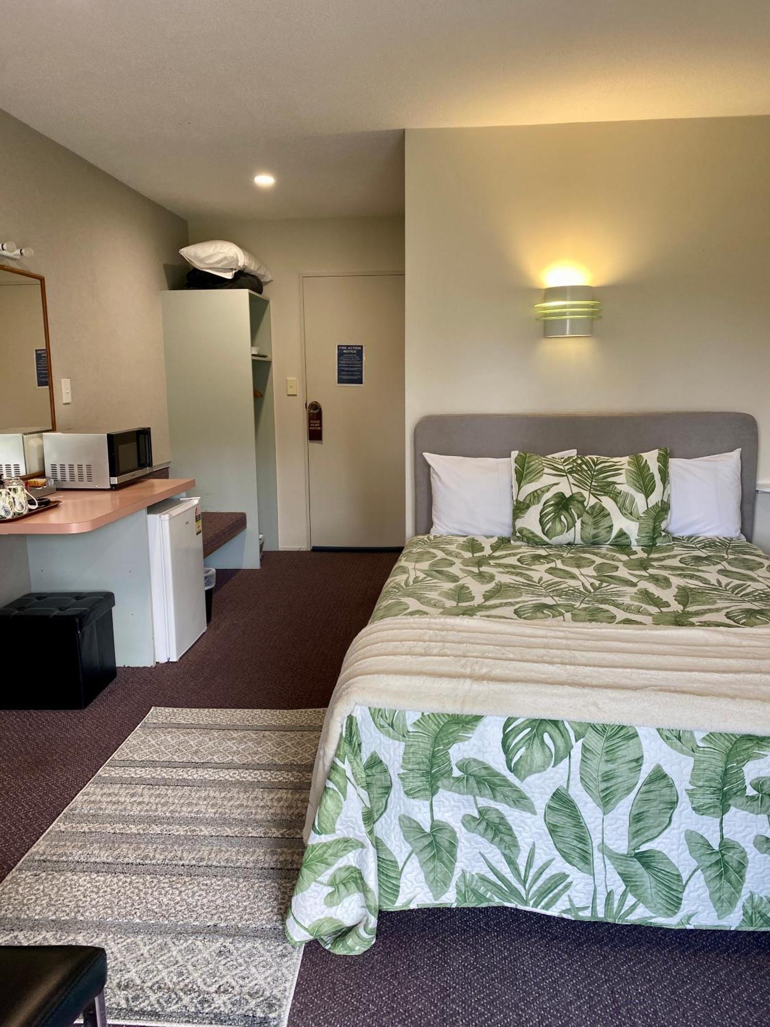 Heritage Park Lodge Haast Extérieur photo