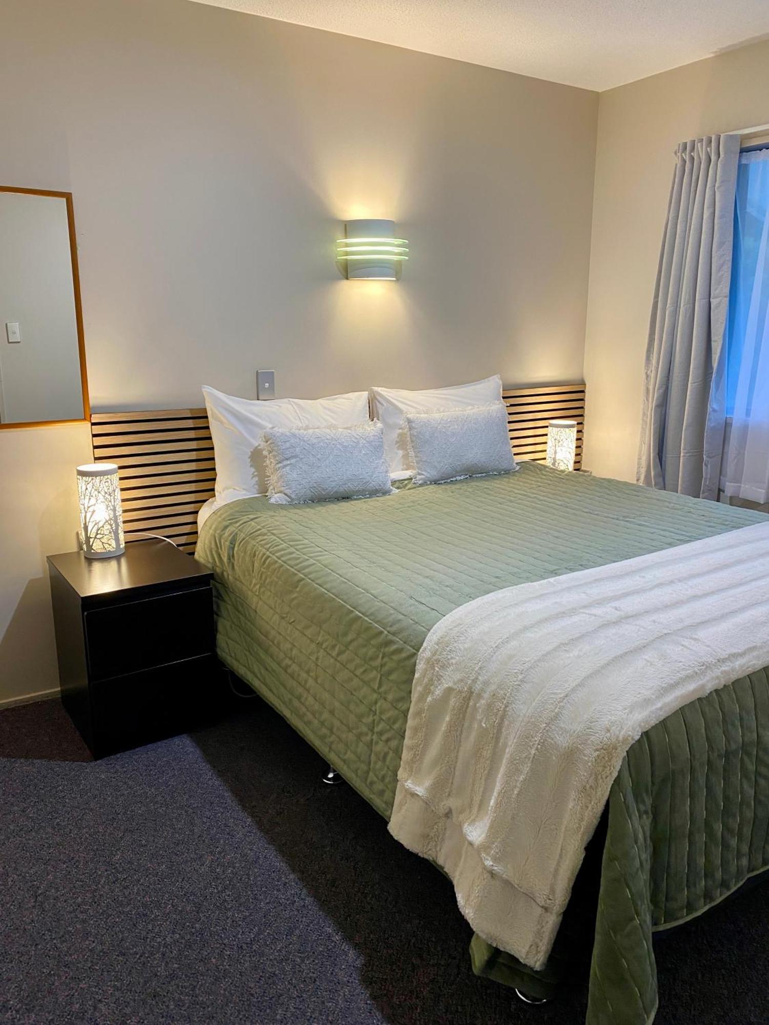 Heritage Park Lodge Haast Extérieur photo