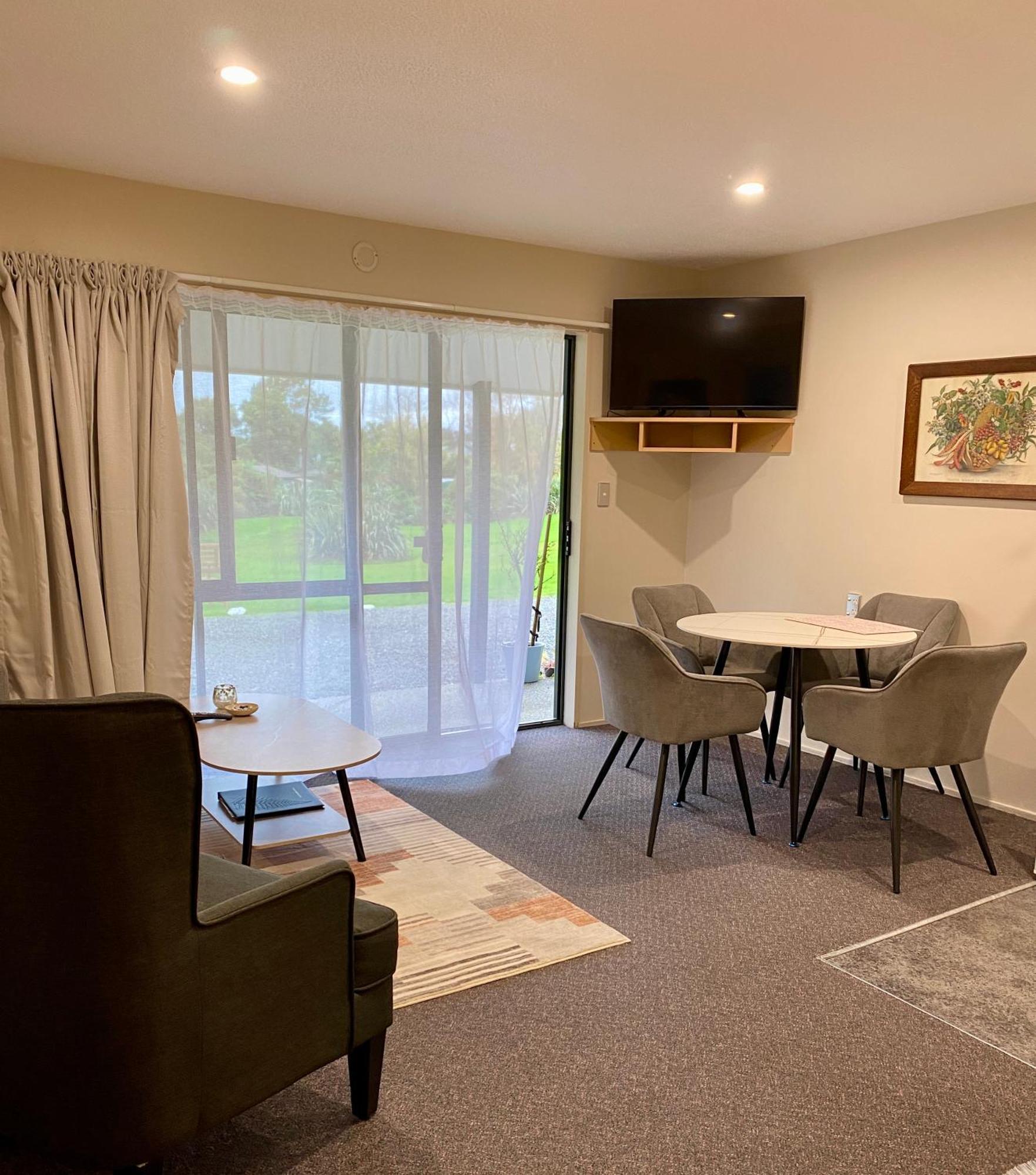 Heritage Park Lodge Haast Extérieur photo