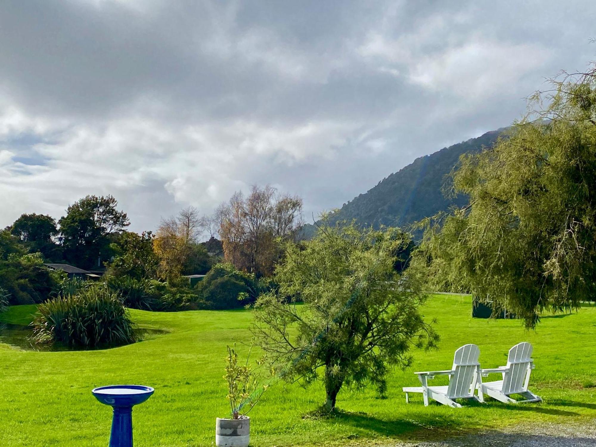 Heritage Park Lodge Haast Extérieur photo