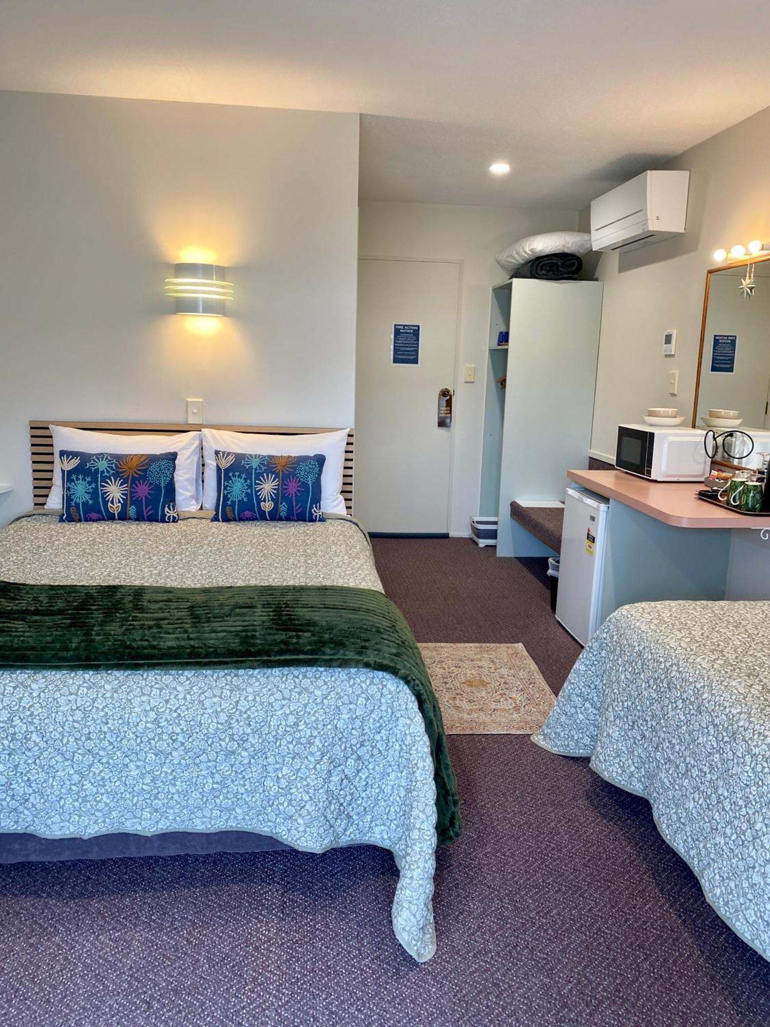 Heritage Park Lodge Haast Extérieur photo